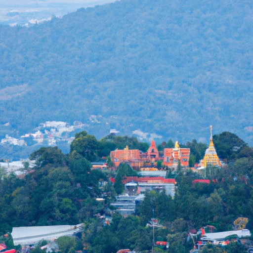 נוף פנורמי של Wat Phra That Doi Suthep המלכותי, אחד המקדשים הנערצים ביותר בצ'אנג מאי.
